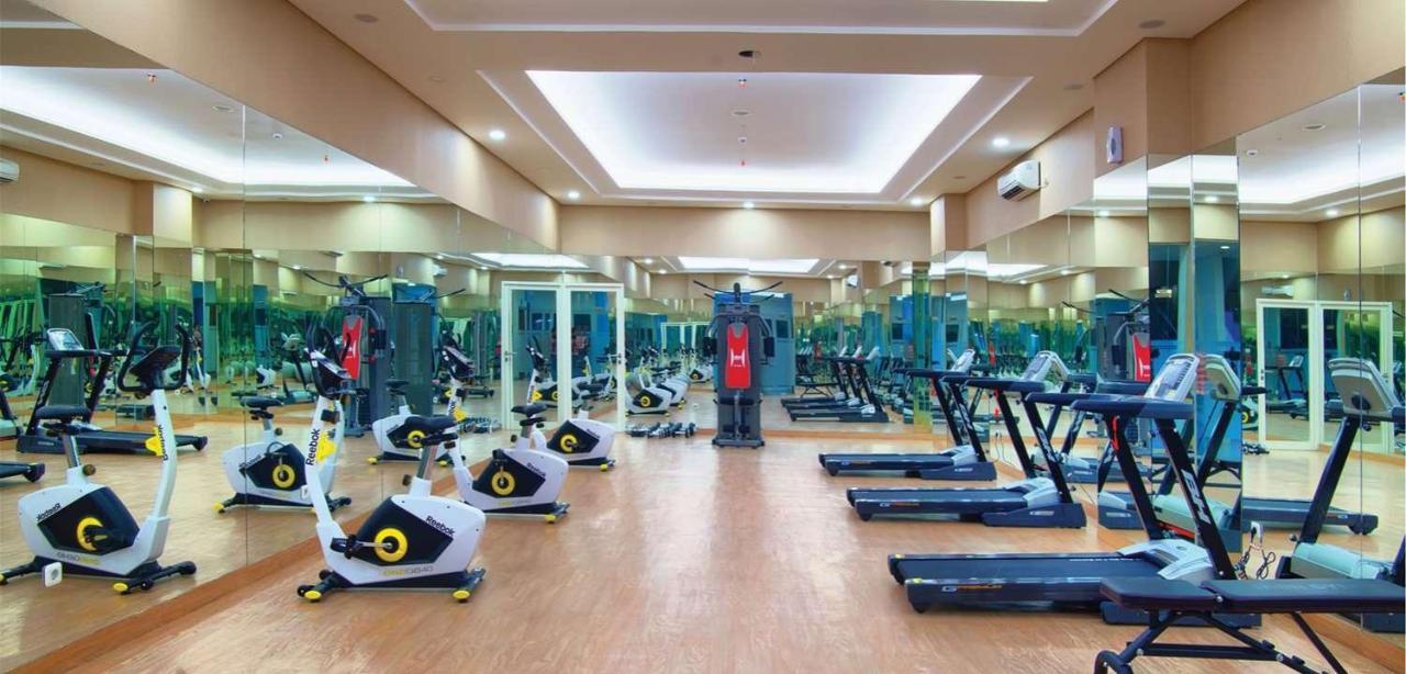Golden Tulip Essential Makassar Hotell Exteriör bild