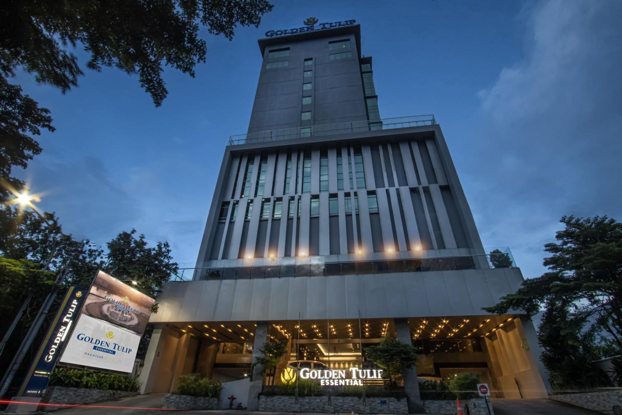Golden Tulip Essential Makassar Hotell Exteriör bild